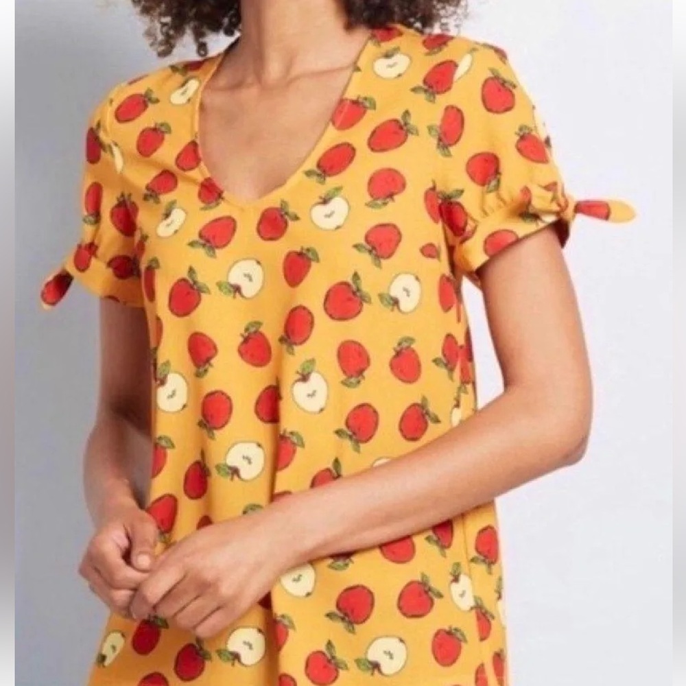 Modcloth Ideal Discovery short-sleeve Apples top women's size 3X